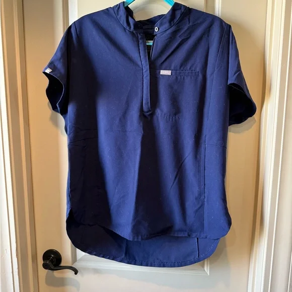 Figs navy scrub set - Picture 3 of 4